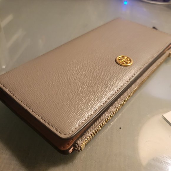 *SOLD* New with tags Tory Burch ROBINSON ZIP SLIM WALLE - Picture 13 of 16